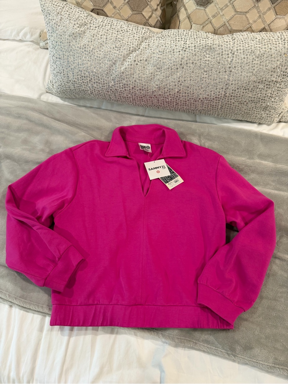 Sammy B Women's V-Neck Pullover Sweater in Bright Fuchsia